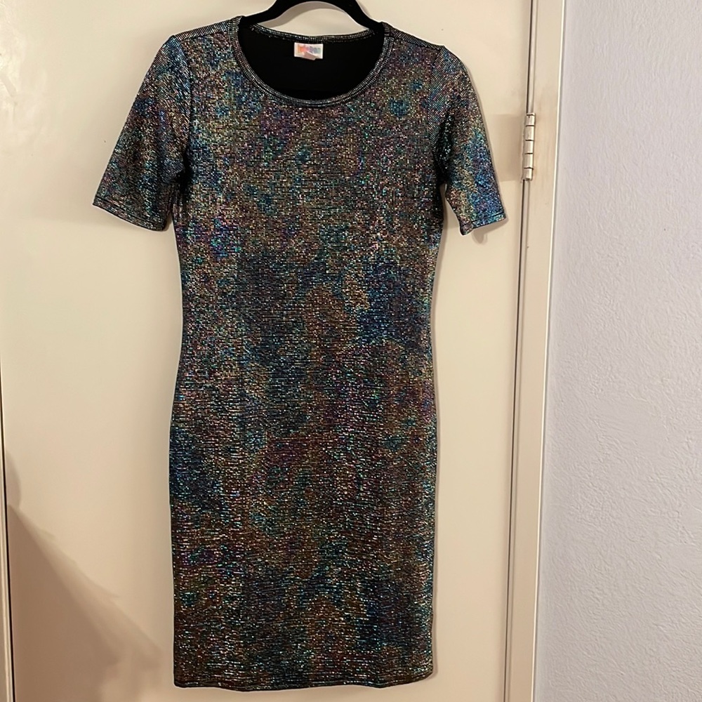 SPARKLING BEAUTY! Lulu roe Glimmer Dress.